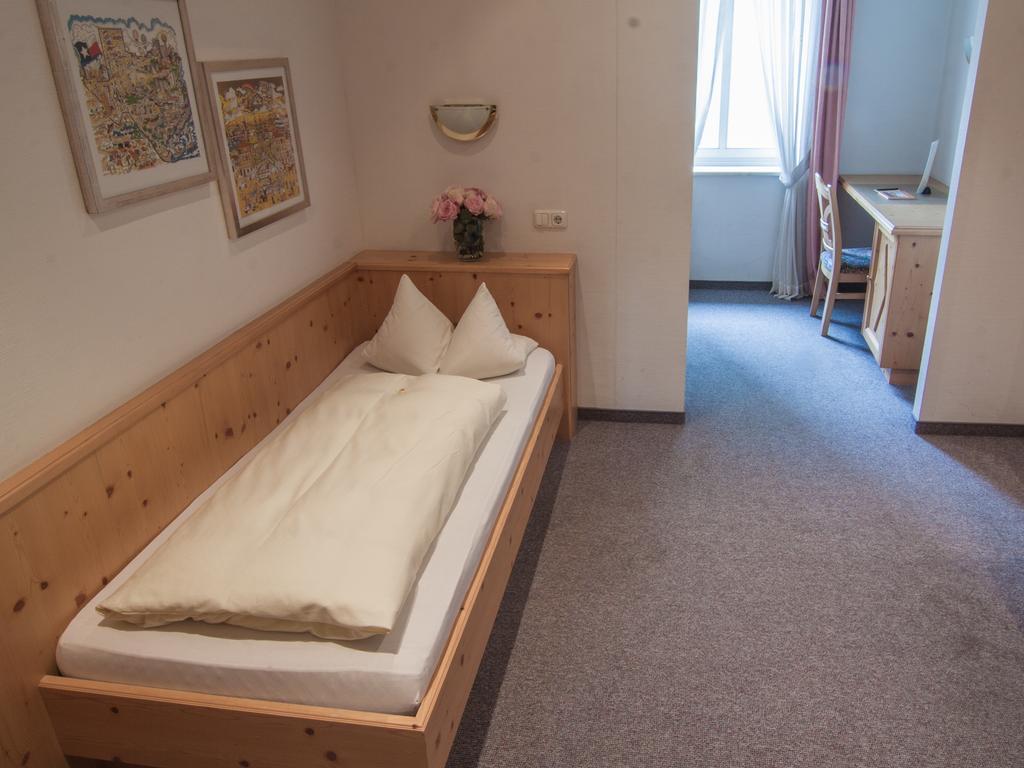 Hotel Hartmann Fuerstenfeldbruck Szoba fotó