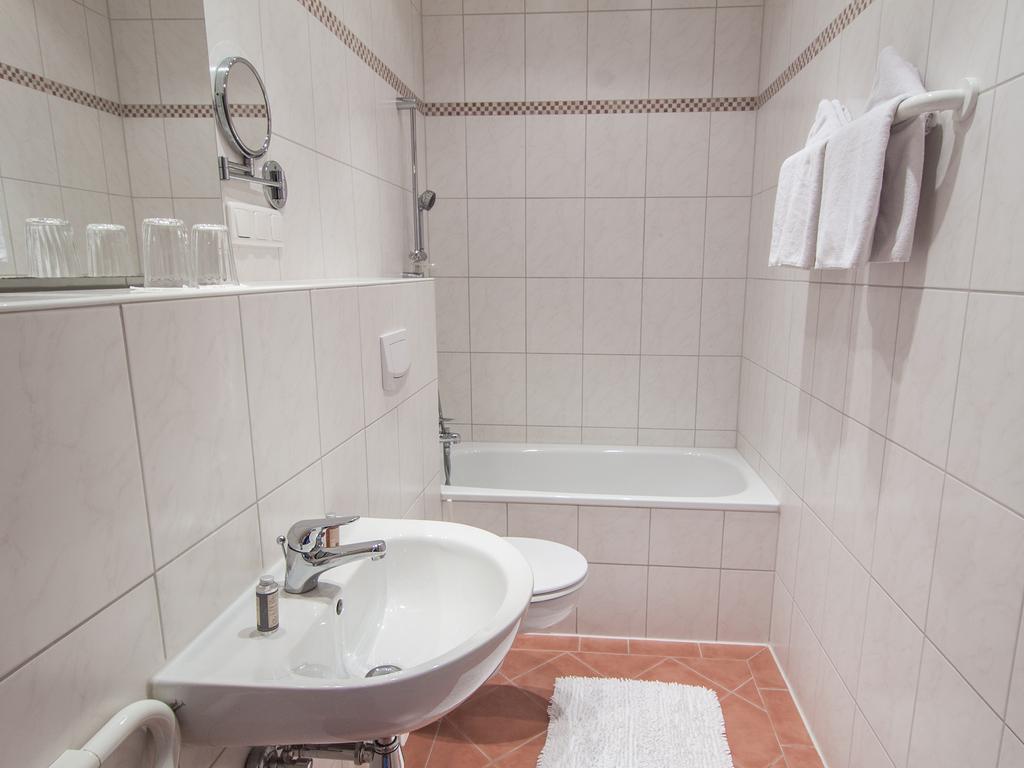 Hotel Hartmann Fuerstenfeldbruck Szoba fotó